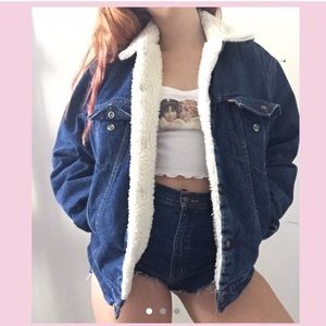 Vintage levis fuzzy sherpa denim jacket